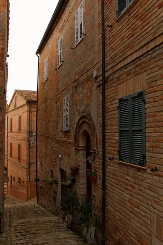 Casa con stemma dei Sutores