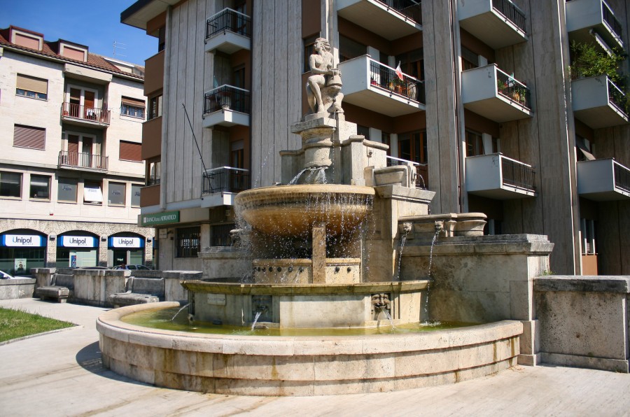 Fontana Di Porta Maggiore Habitual Tourist